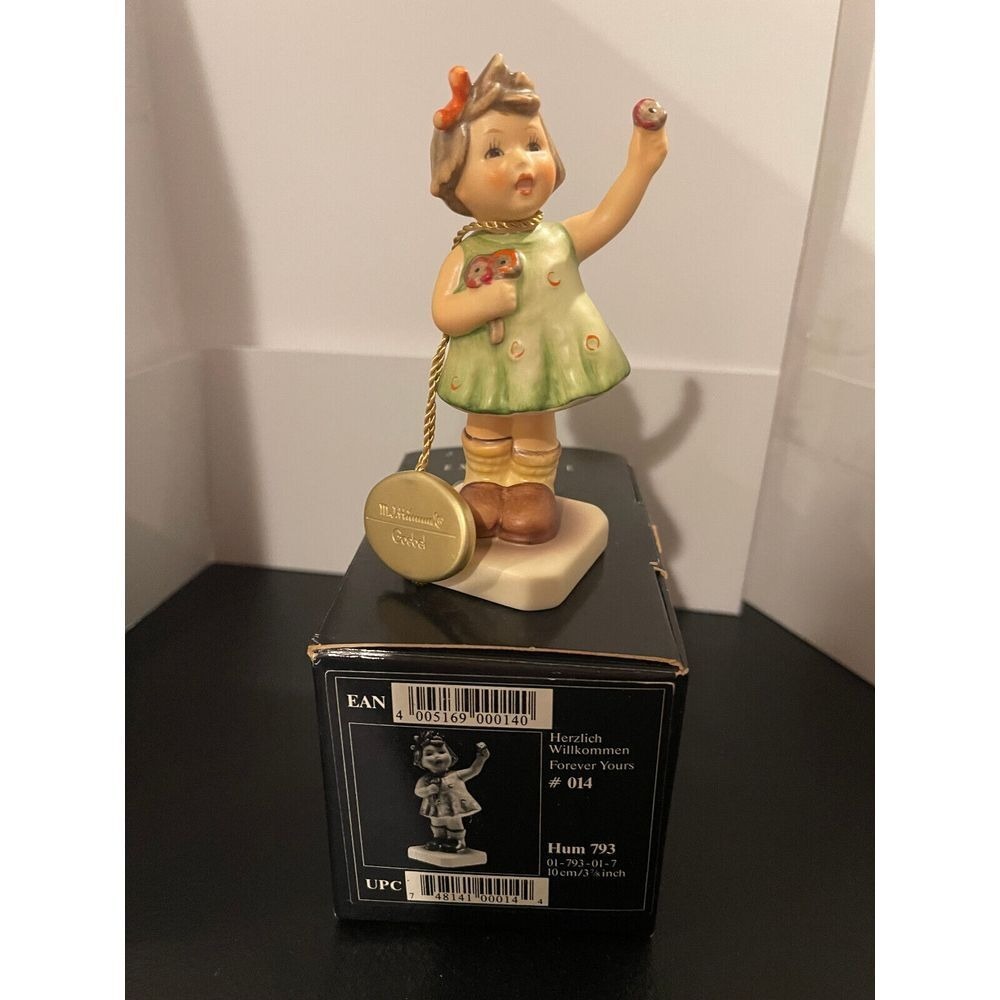 Goebel Hummel Forever Yours Figurine Hum 793 Herzlich Willkommen Girl Box Tag